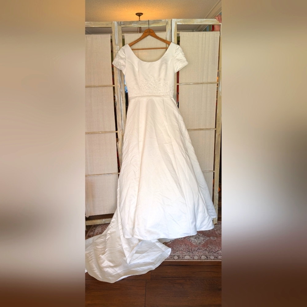 Paloma Blanca Wedding Dress